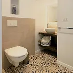 Volpe E Uva Winesuites & Couette-café Trani