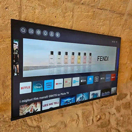 Volpe E Uva Winesuites & 4* Trani