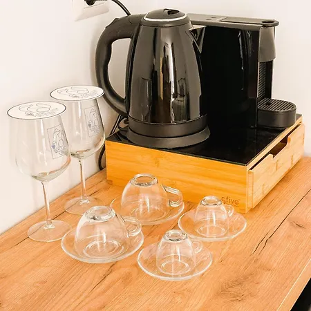 Bed and Breakfast Volpe E Uva Winesuites & Trani